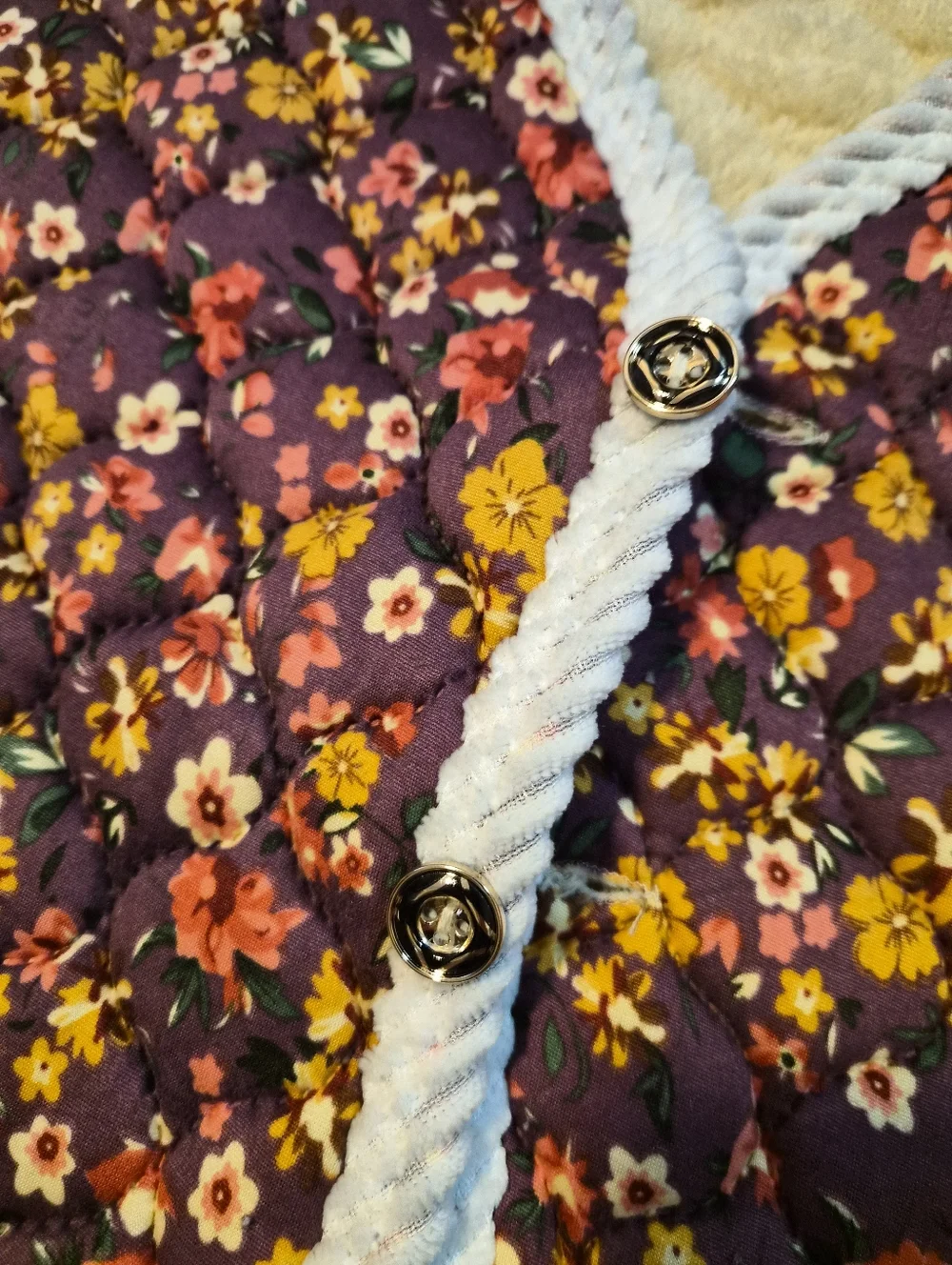 Quilted Floral Fleece-Lined Vest - Korean Kimjang vest - Picture 2 of 5